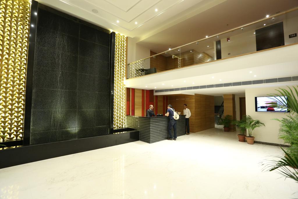 Sunbeam Premium Hotel Zirakpur Exterior foto